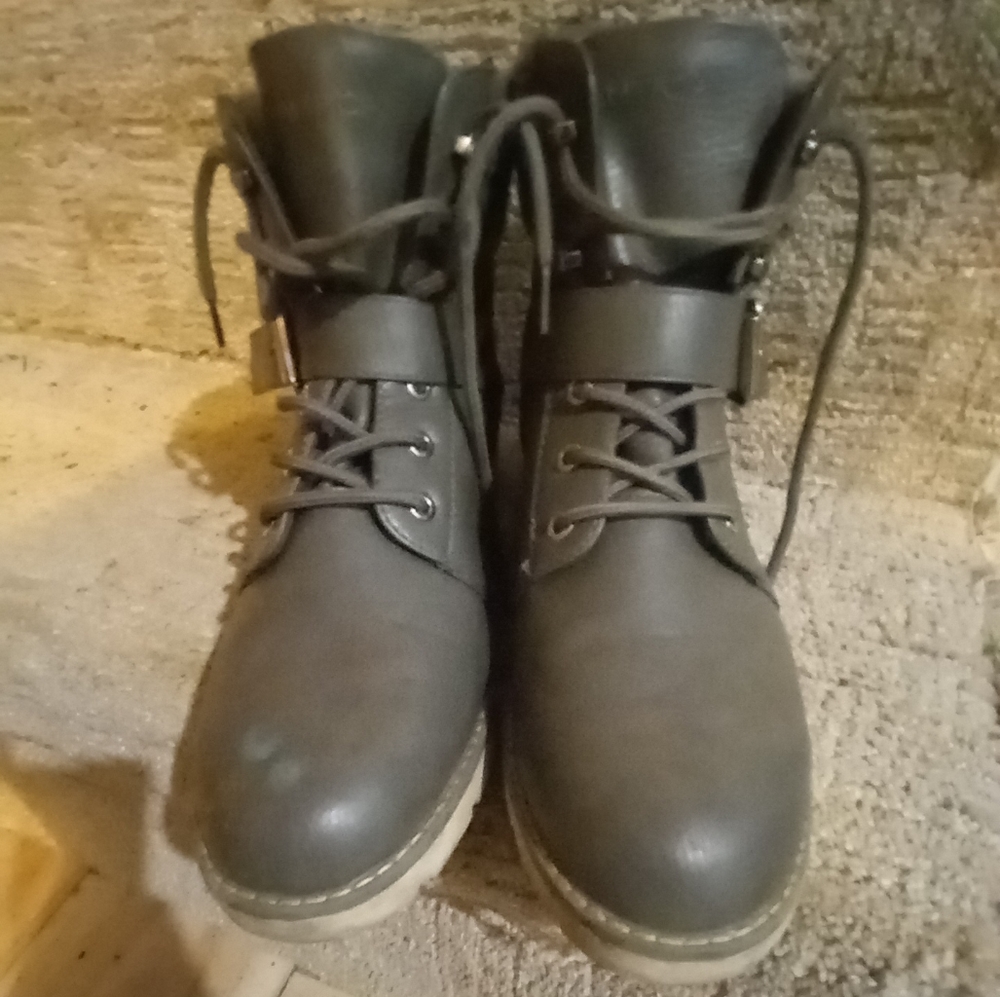 Nautica boots